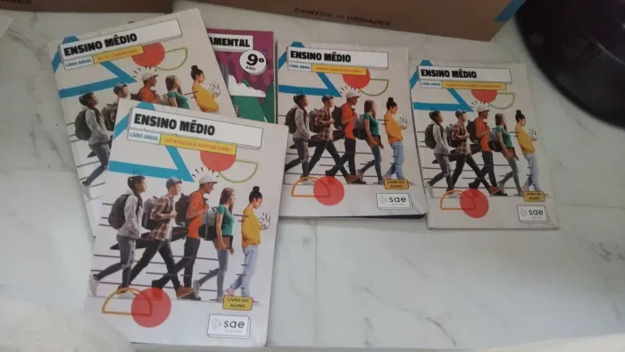 Livros Leia todo anúncio