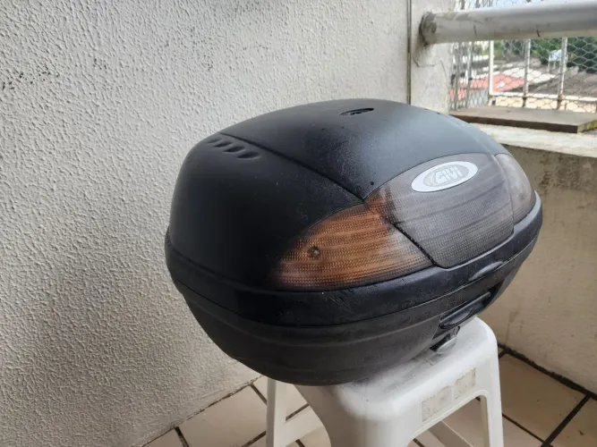 Baú givi 45 litros com suporte
