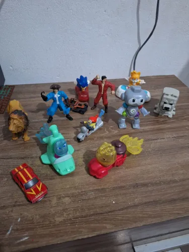 Bonecos diversos MC Donald's