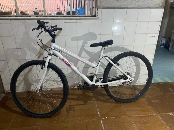 Bicicleta Ultra Bikes Feminina Aro 26 18 Marchas Branco