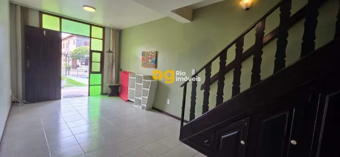 Apartamento com 3 Q para alugar, 100 m² por R$ 3.568/mês - Portinho - Cabo Frio/RJ