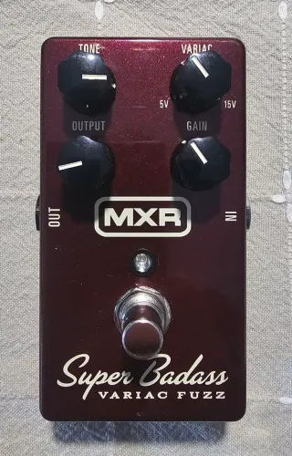 Pedal MXR Super Badass Variac Fuzz novo