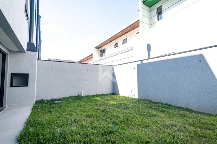Sobrado Novo em Condomínio com 3 Quartos 2 Vagas à venda, 183 m² Vista Alegre Curitiba/P