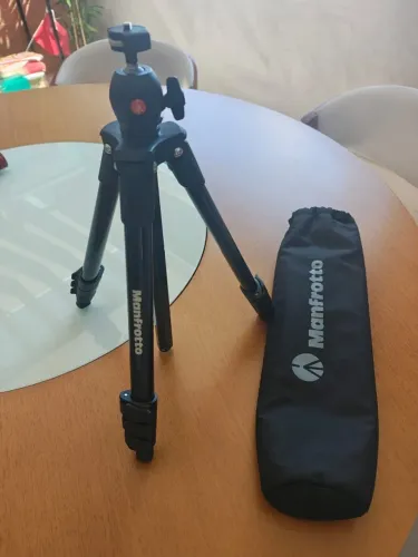 Manfrotto Tripé MKCOMPACTLT-BK