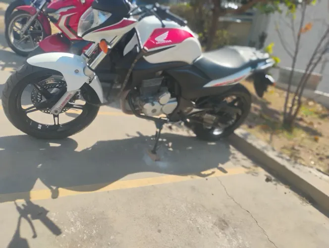 Cb300 Mecânica em dia. 