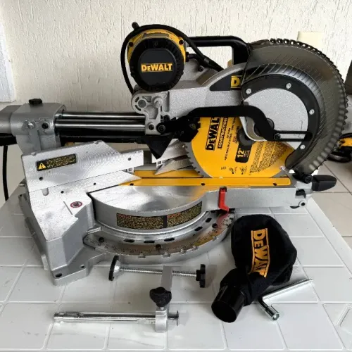NOVO - Serra Esquadria Dewalt DWS780-B2 12 Pol 1675W Braço Telescópio NF