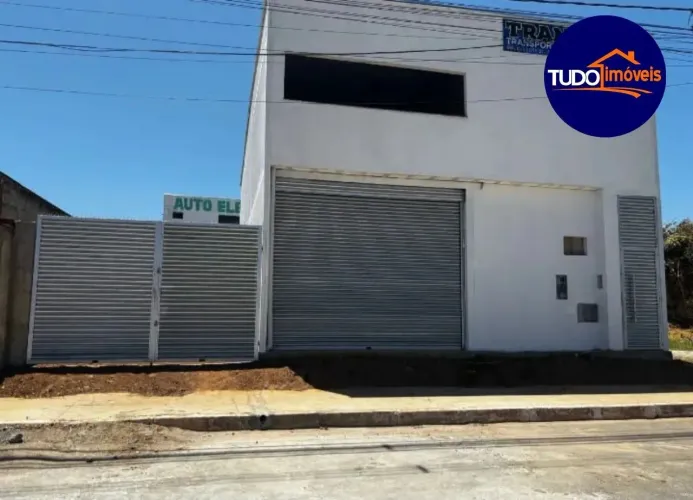 aluguel de Galpão comercial no Gama com sala administrativa, 2 banheiros e 200m² de área. 
