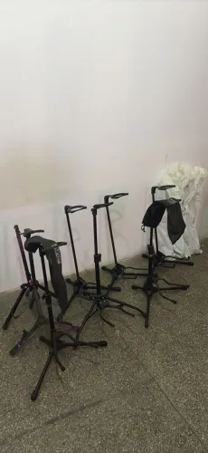 Pedestal para violão, guitarra, baixo