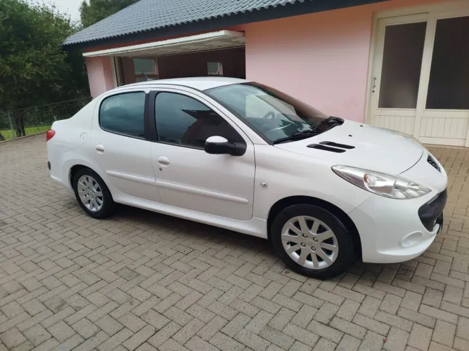 Peugeot 207 Sedan Passion XS 1.6 Flex 16V 4P 2011