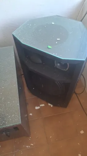 vendo caixas de som,  mesa de som e amplificador 