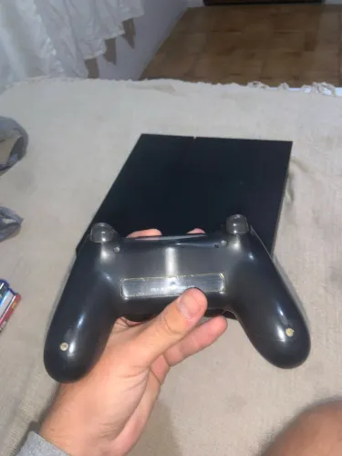 PlayStation 4 Fat + Controle + 3 Jogos