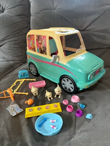 Trailer carro da Barbie Família de Pets da Mattel cachorrinhos