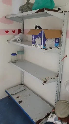 Vendo 2 prateleiras iguais