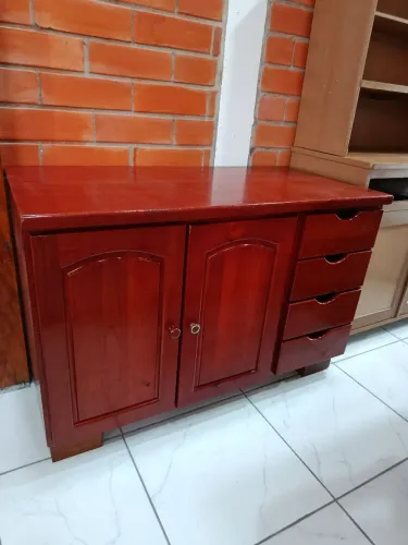BALCÃO DE MADEIRA PINHEIRO ENVERNIZADO