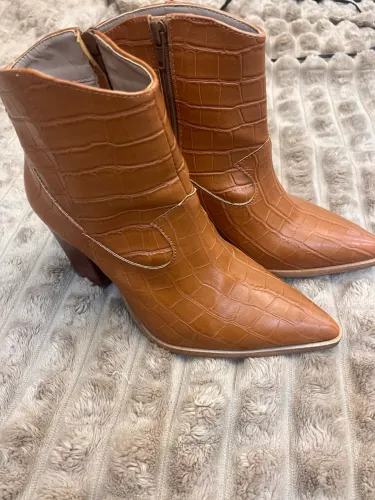 Bota Amaro couro caramelo 36