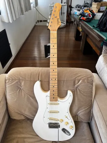 Guitarra T635 branca (NUNCA USADA)