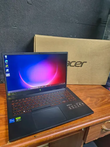 NITRO V15 RTX 4050 I5 13420H notebook gamer