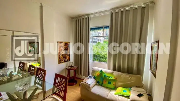 Apartamento - Padrão / Residencial / Copacabana