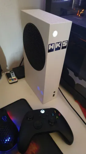 Vendo console xbox série s semi novo funciona 100%