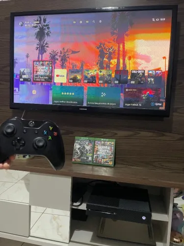XBOX ONE / 500 GB