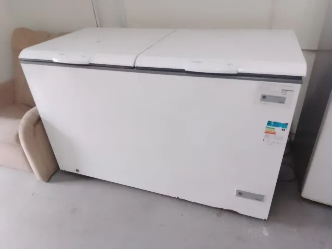 Vende se freezer Consul 536L,220v com controlador digital funcionando perfeitamente
