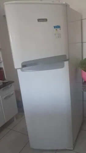 Vendo geladeira ler descrição