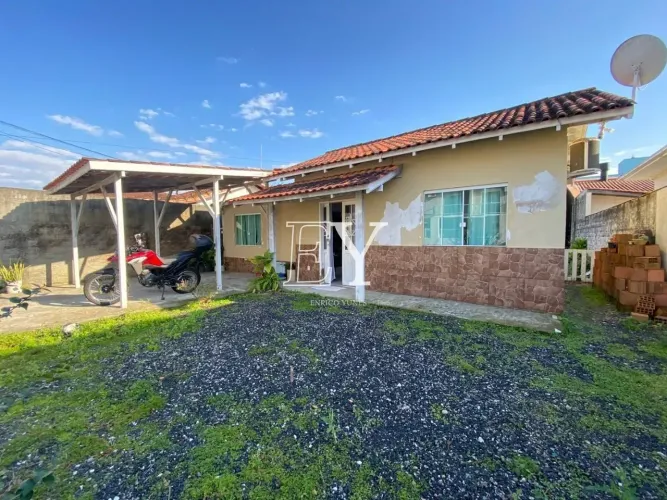 Casa Térrea com Amplo Terreno no Carianos, 2 quartos no Carianos - Florianópolis - SC