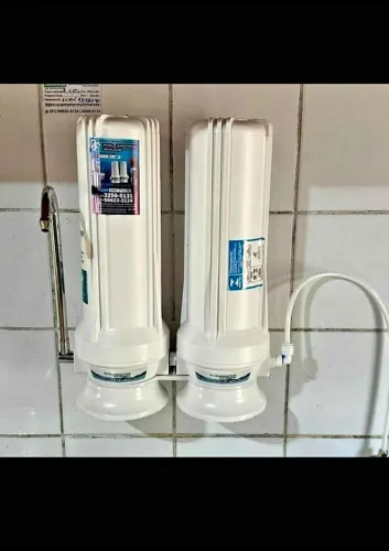 Filtro de água natural remove sujeira química e bactérias da água