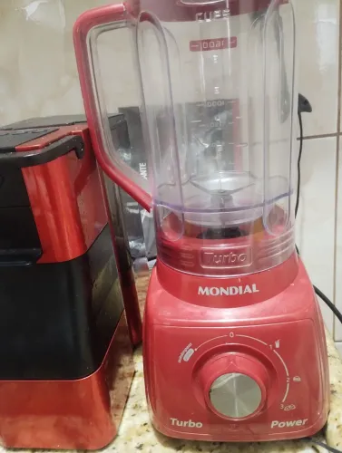 Cafeteira 3 corações e liquidificador novos no precinho chame no ZAP *03