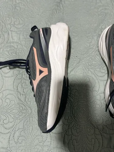 Vendo tênis Mizuno
