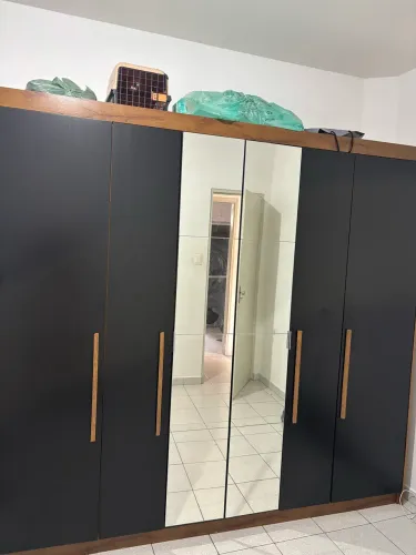 Guarda roupa NOVO grande. 