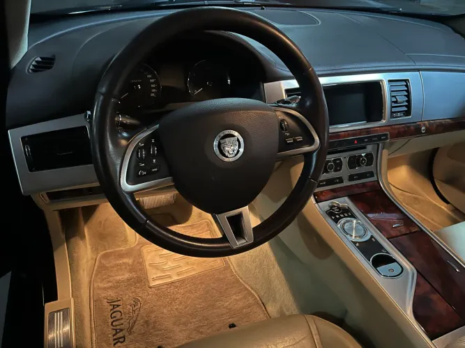 Jaguar XF 2.0 Turbo 16V 240cv Aut. 2013