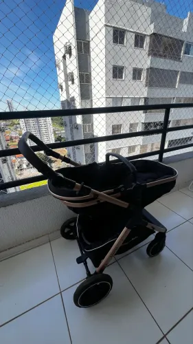 Carrinho de bebê premium + bebê conforto + base