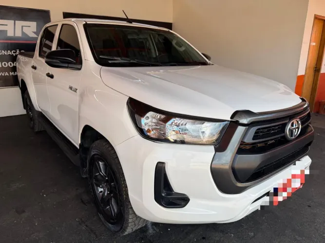 Toyota Hilux CD 4X4 2.8 Diesel Mec. 2024