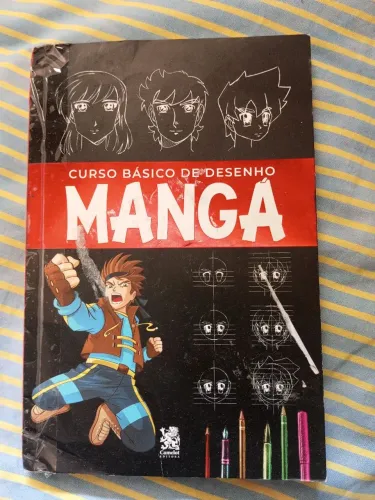 Livro Curso Básico de Desenho Mangá