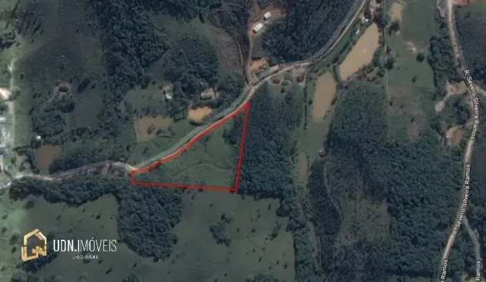 Terreno com aproximadamente 30.000 m² no bairro Minas em Ilhota
