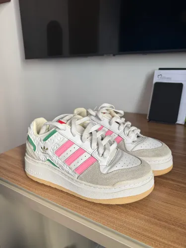 Tênis Adidas XLG usado apenas 4x