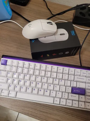 Teclado magnético e mouse logitech 