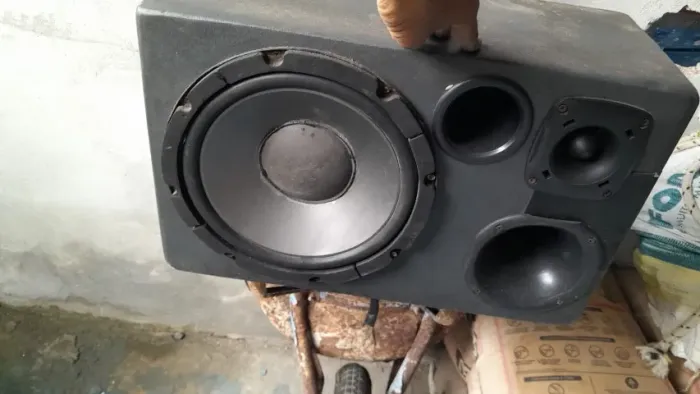Rádio Original Chevrolet Bluetooth / USB / MP3 + Caixa Trio