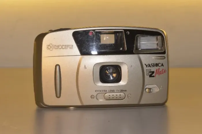 Câmera Analógica Yashica EZ Mate
