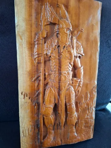 Quadro entalhado em madeira - modelo Odin