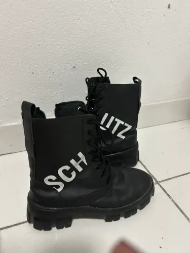 Coturno/ bota preta schuzt