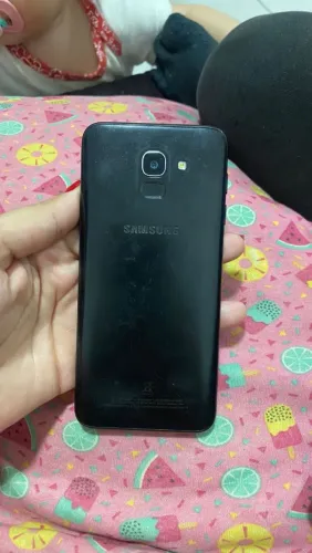 Celular Samsung Galaxy J6(só trocar tela que trincou e botão power que afundou e usar)