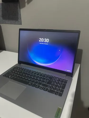 Notebook Lenovo IdeaPad 1 i5 de 12ª Geração, 8GB RAM, SSD 512GB. Perfeito estado