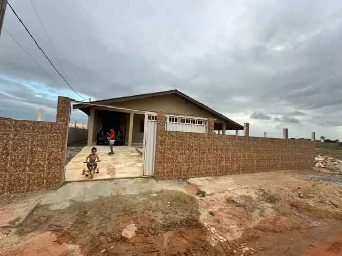 Casa Plana com Piscina 70 metros da Praia 100% Documentada