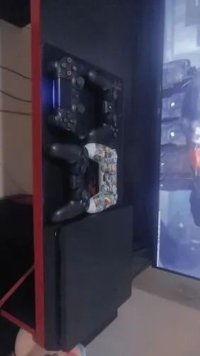 Vendo um PS4