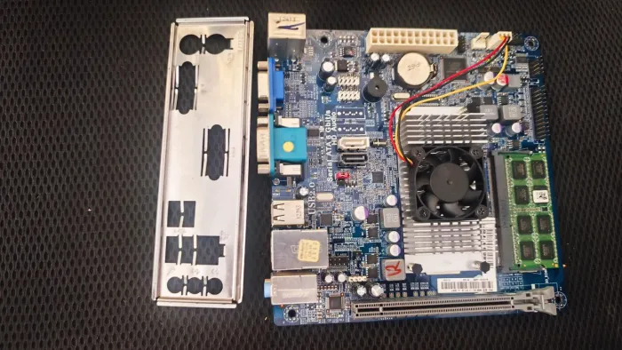 Placa mãe MB NM70 funcionando perfeitamente