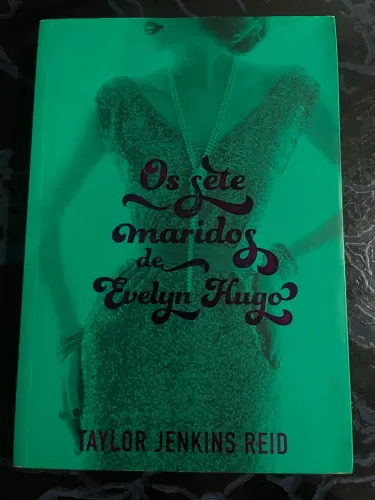 Livro "Os sete maridos de Evelyn Hugo"