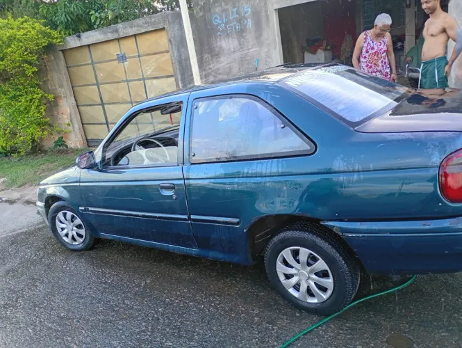 Volkswagen Logus 1.8 / CLI / CL (álcool) 1995