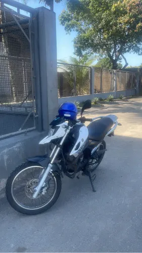 XTZ SEMI NOVA